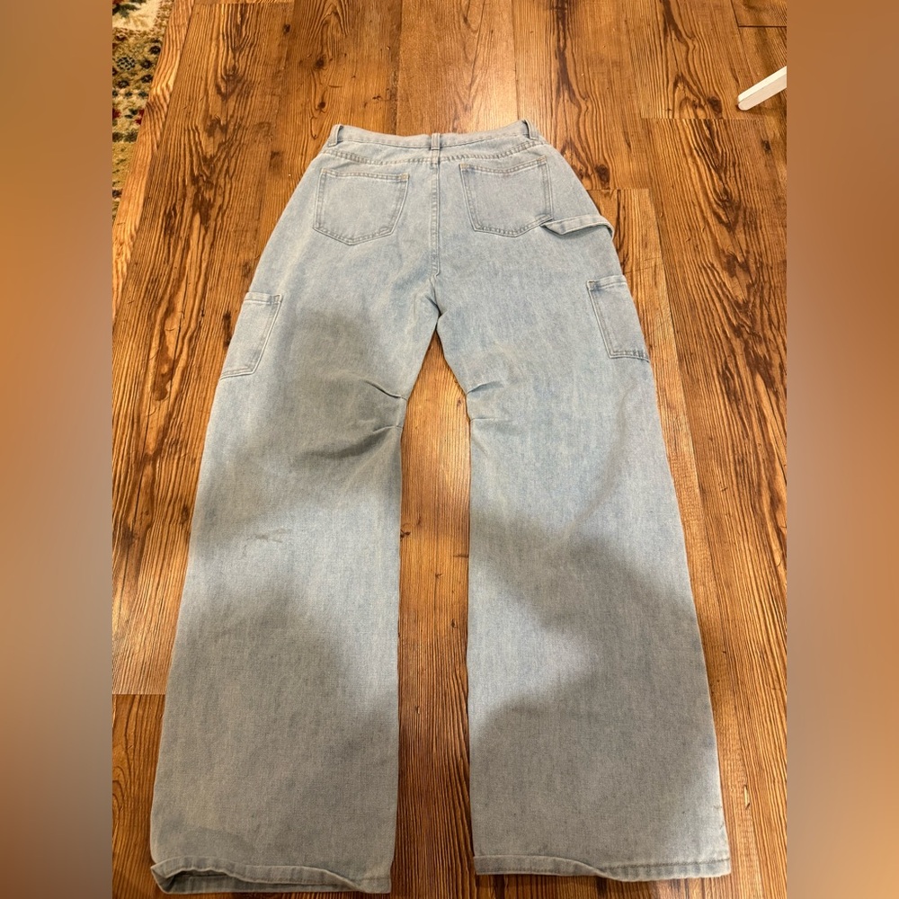 Lioness light wash cargo barrel jean pants size small. Great condition - Picture 4 of 6